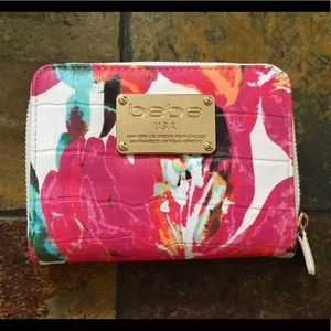 🌺 BEBE Floral Wallet 🌺